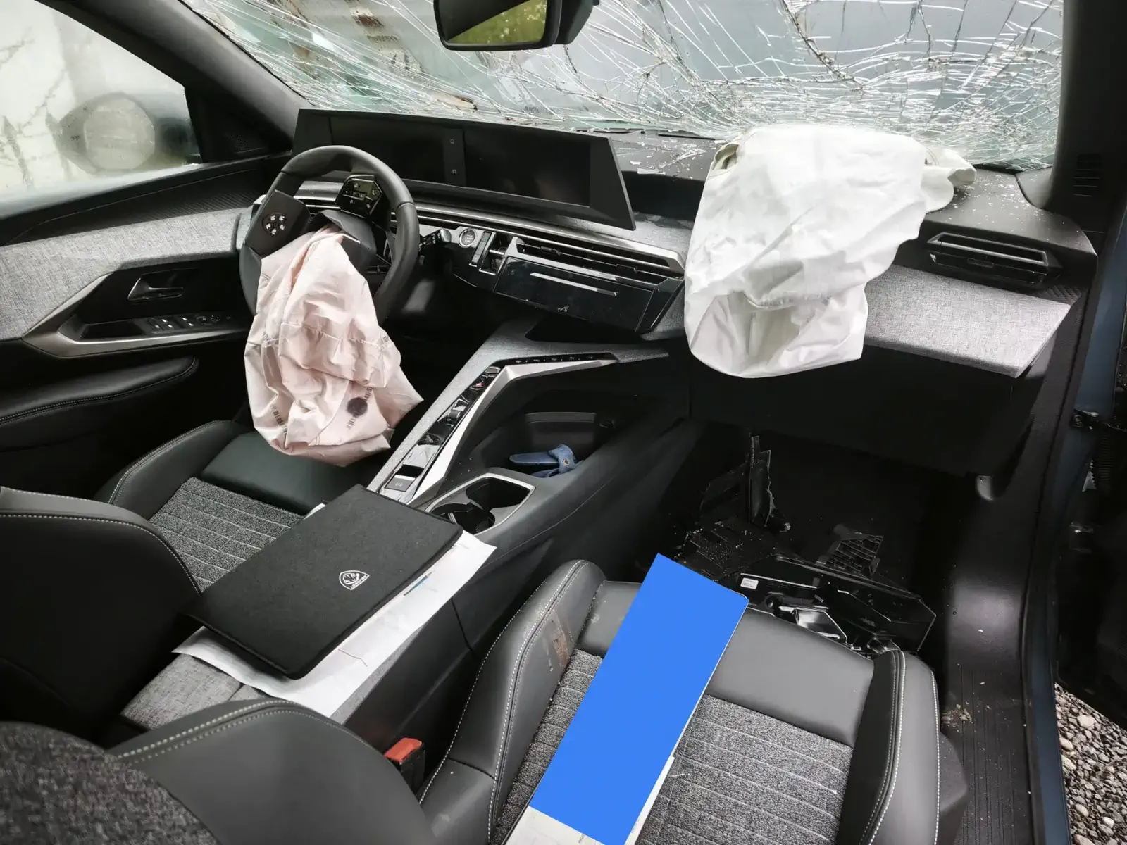 PEUGEOT 5008 - Image 7