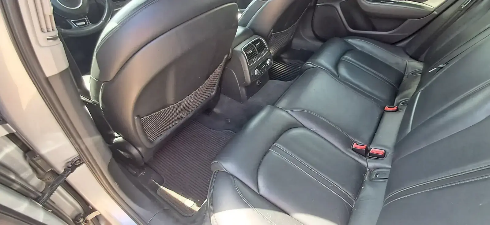 AUDI A6 - Image 10
