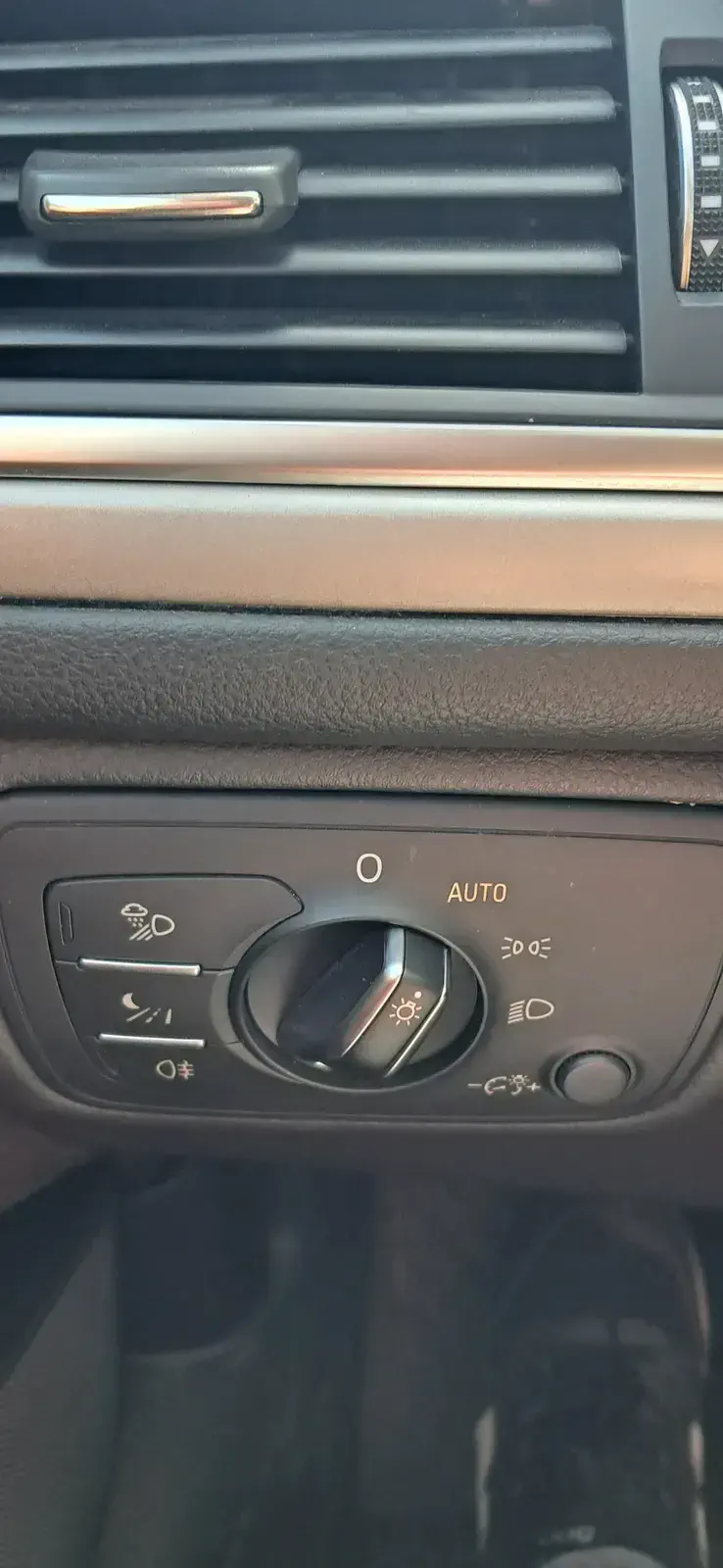 AUDI A6 - Image 17
