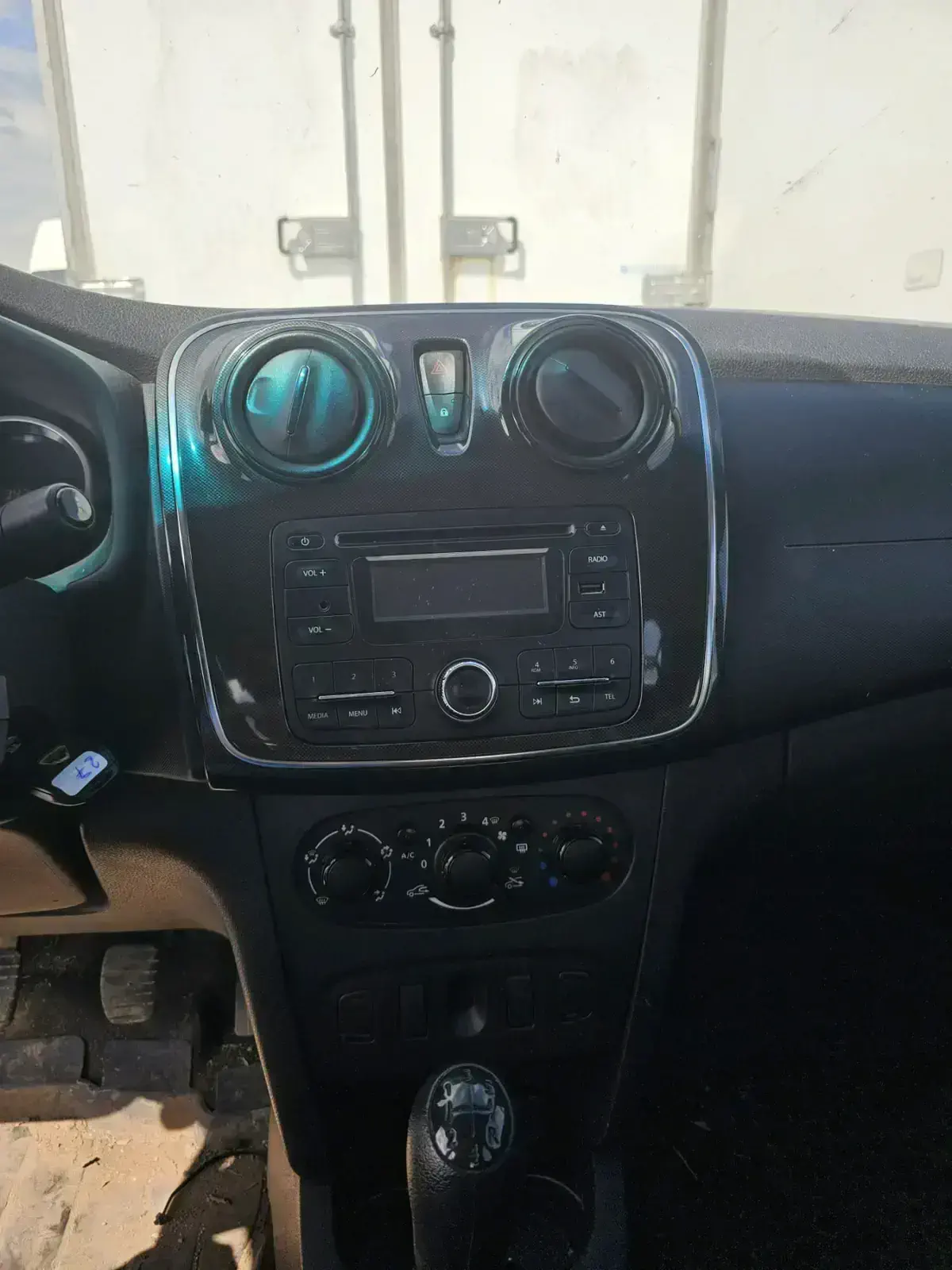 DACIA LOGAN - Image 18