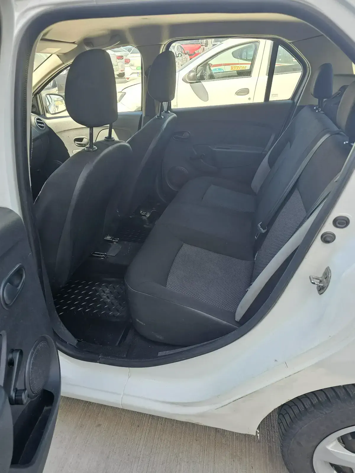 DACIA LOGAN - Image 17