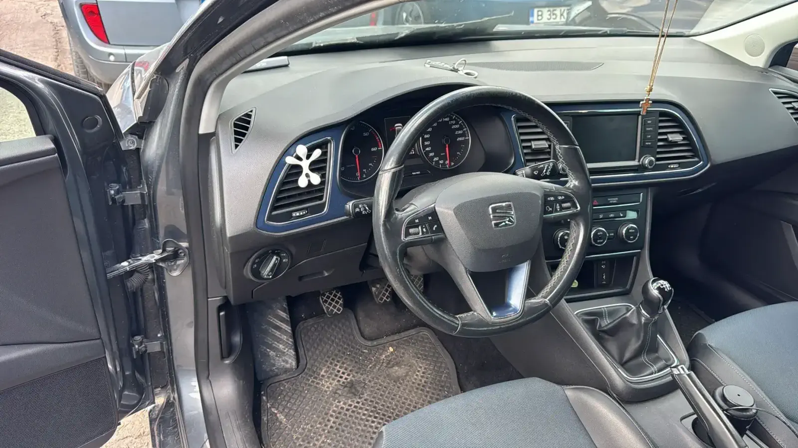 SEAT LEON - Image 5