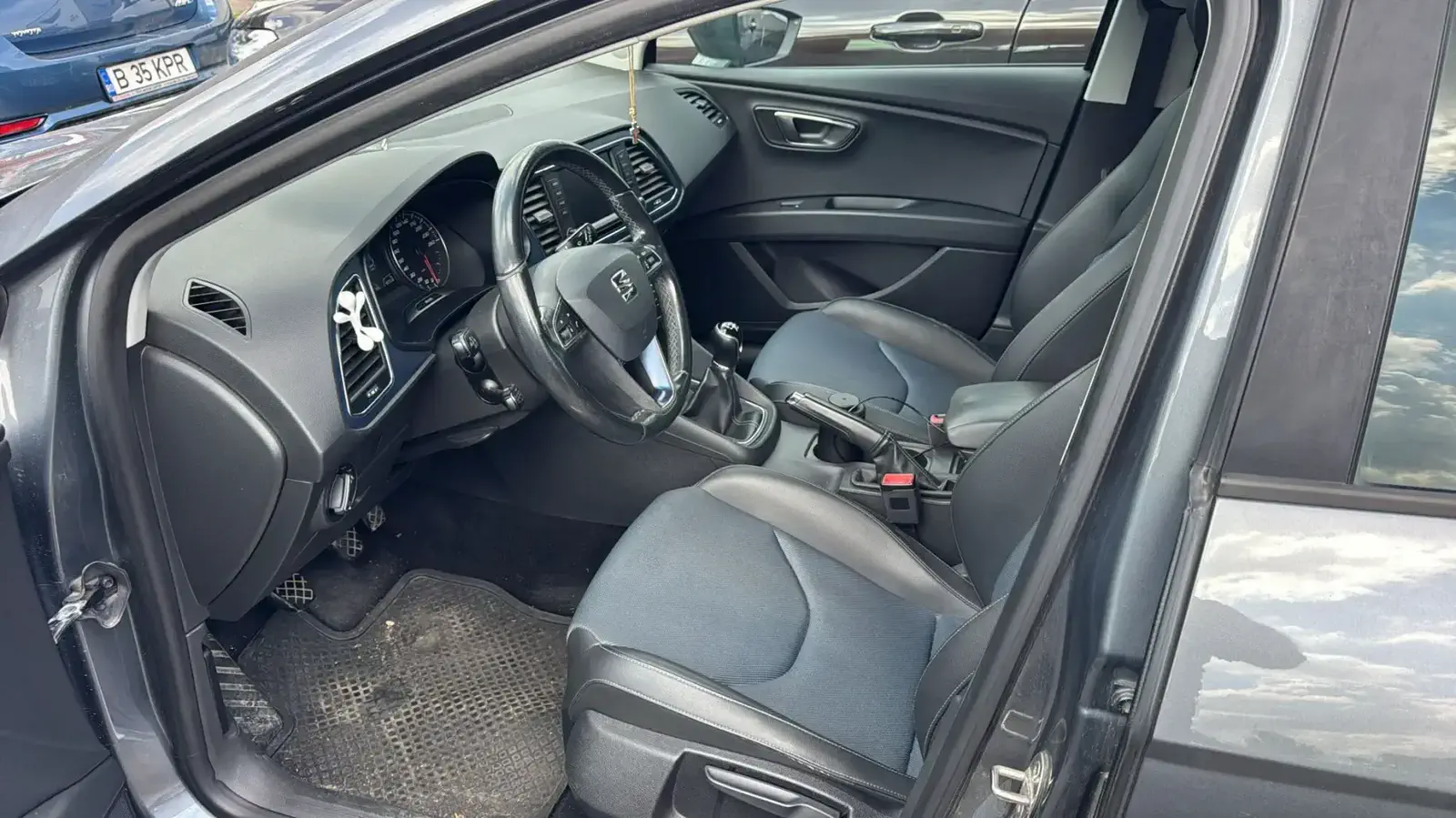 SEAT LEON - Image 7
