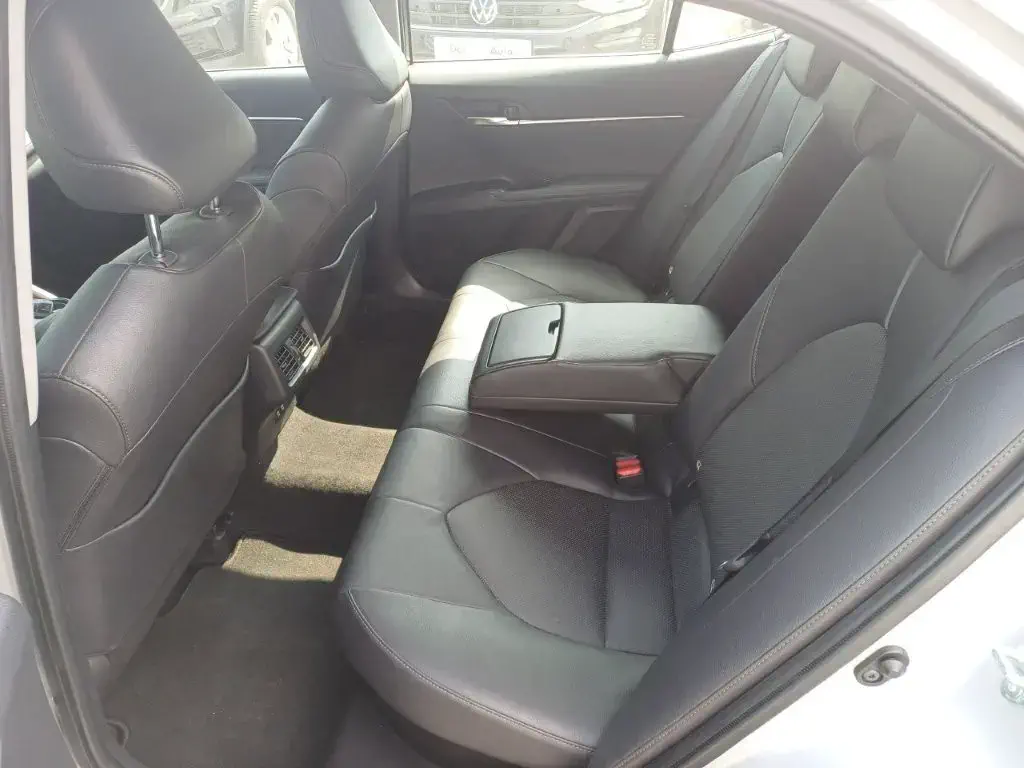 TOYOTA CAMRY - Image 10