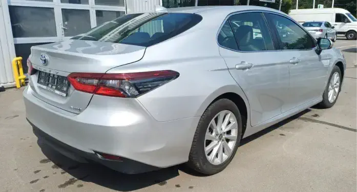 TOYOTA CAMRY - Image 3