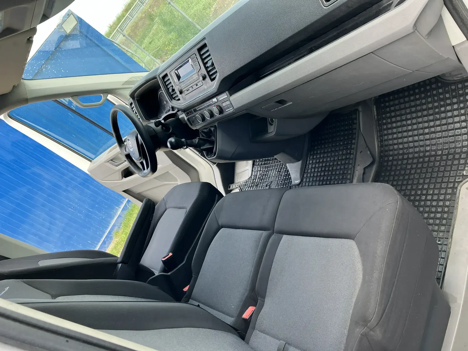 VOLKSWAGEN CRAFTER - Image 10