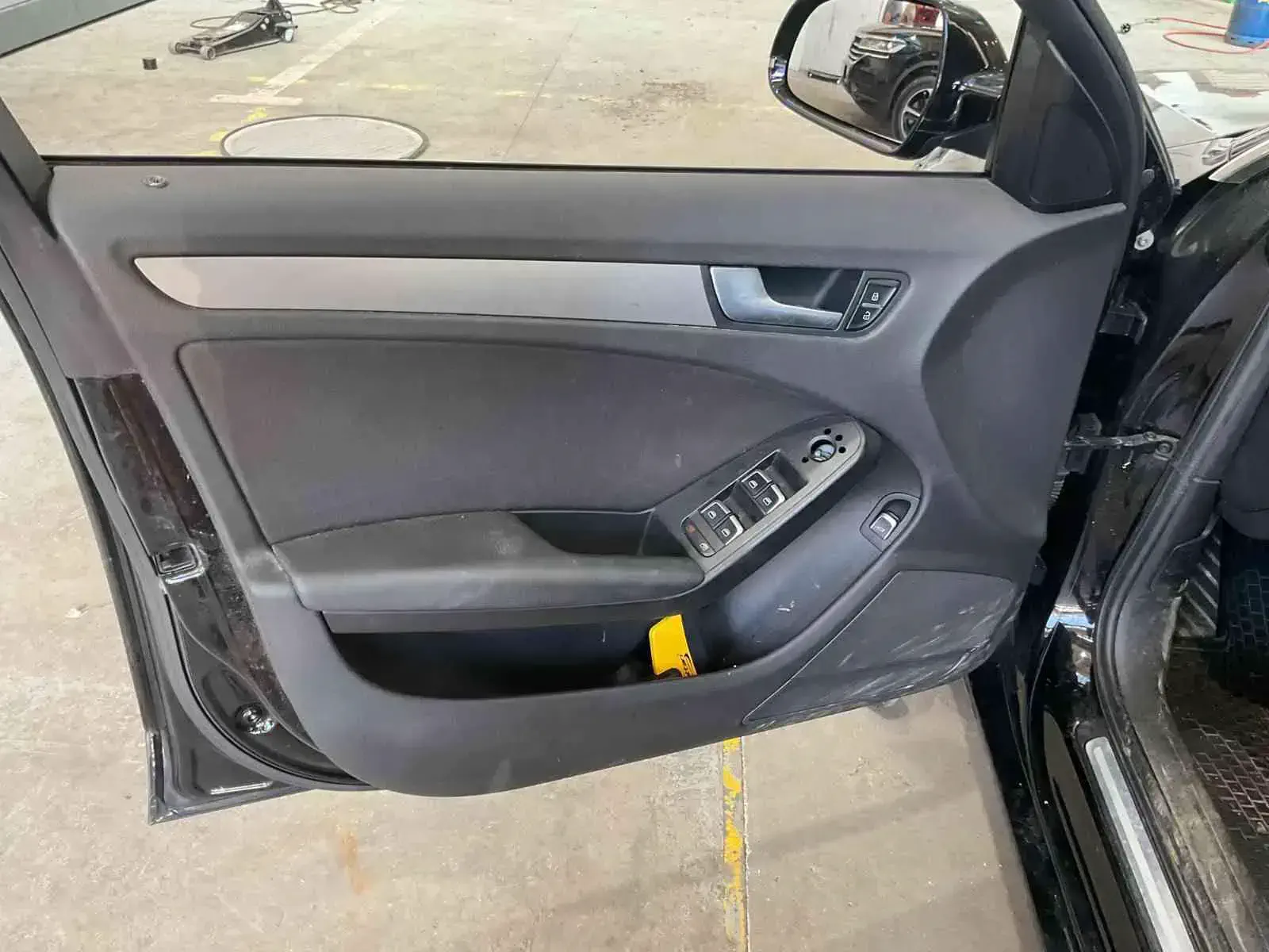 AUDI A4 - Image 11