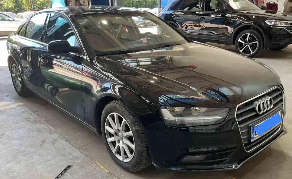 AUDI A4 - Image 1