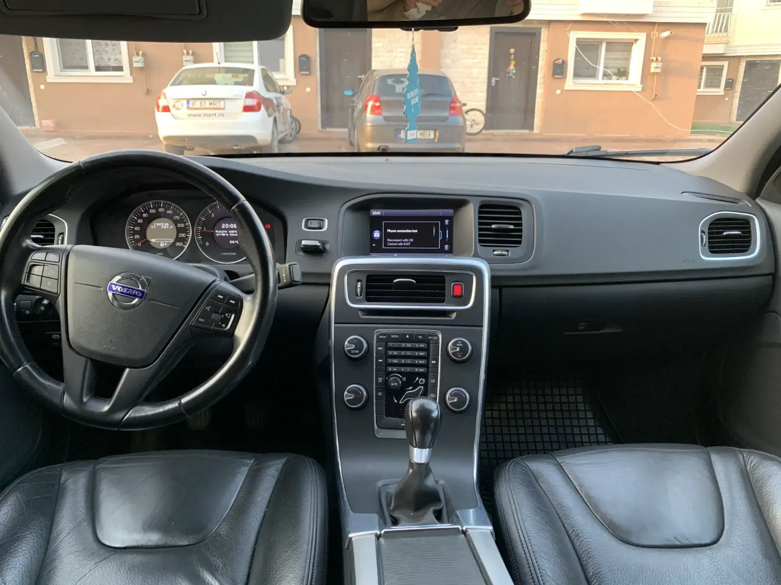 VOLVO S60 - Image 5