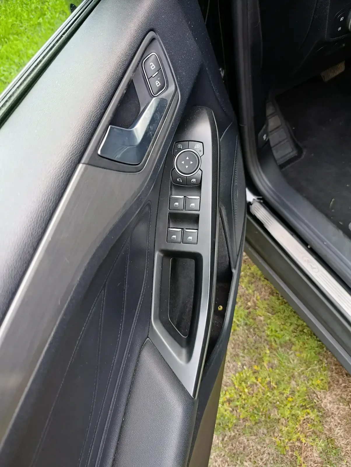FORD FOCUS - Image 14