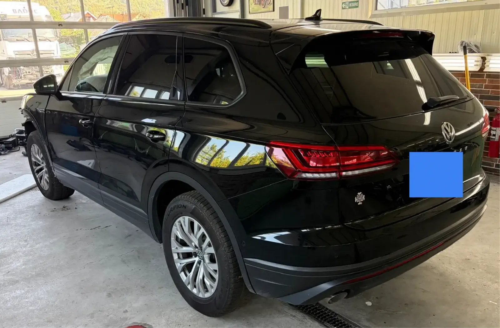 VOLKSWAGEN TOUAREG - Image 4