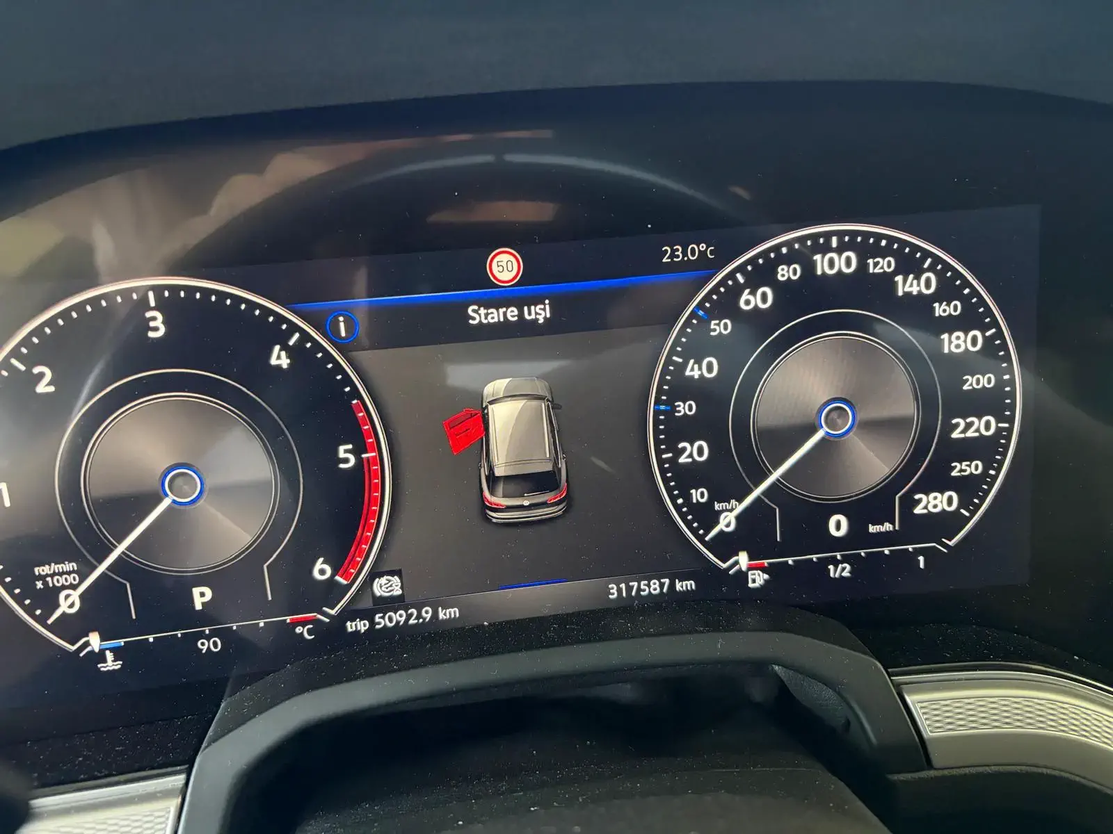 VOLKSWAGEN TOUAREG - Image 6