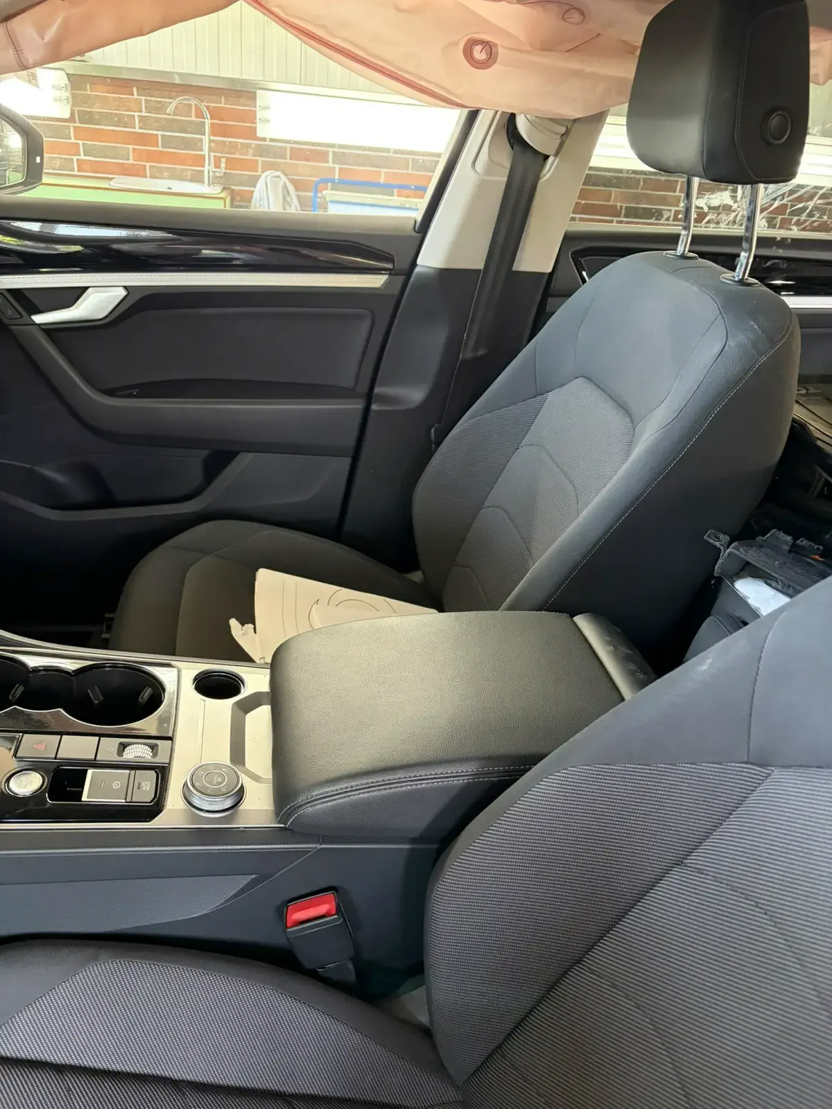VOLKSWAGEN TOUAREG - Image 16