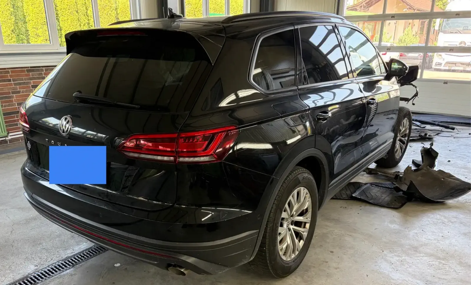 VOLKSWAGEN TOUAREG - Image 3