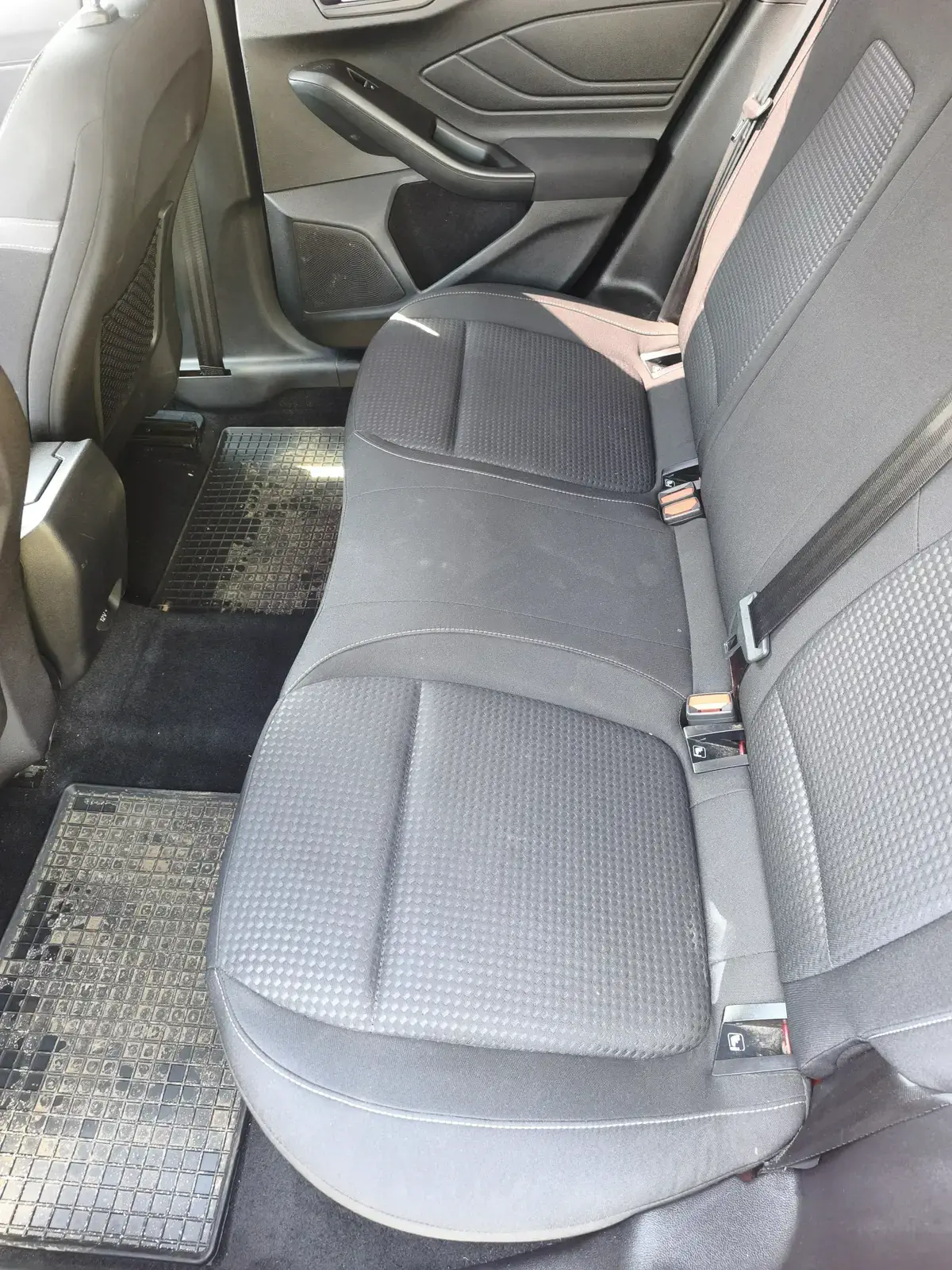 FORD FOCUS - Image 11
