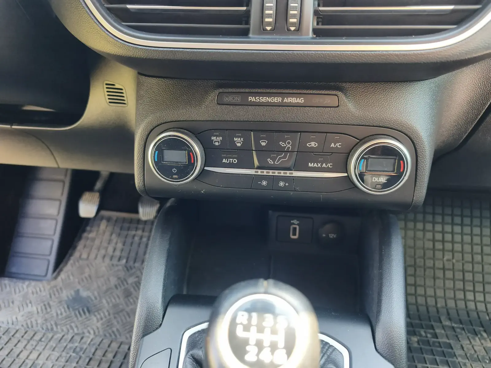 FORD FOCUS - Image 29