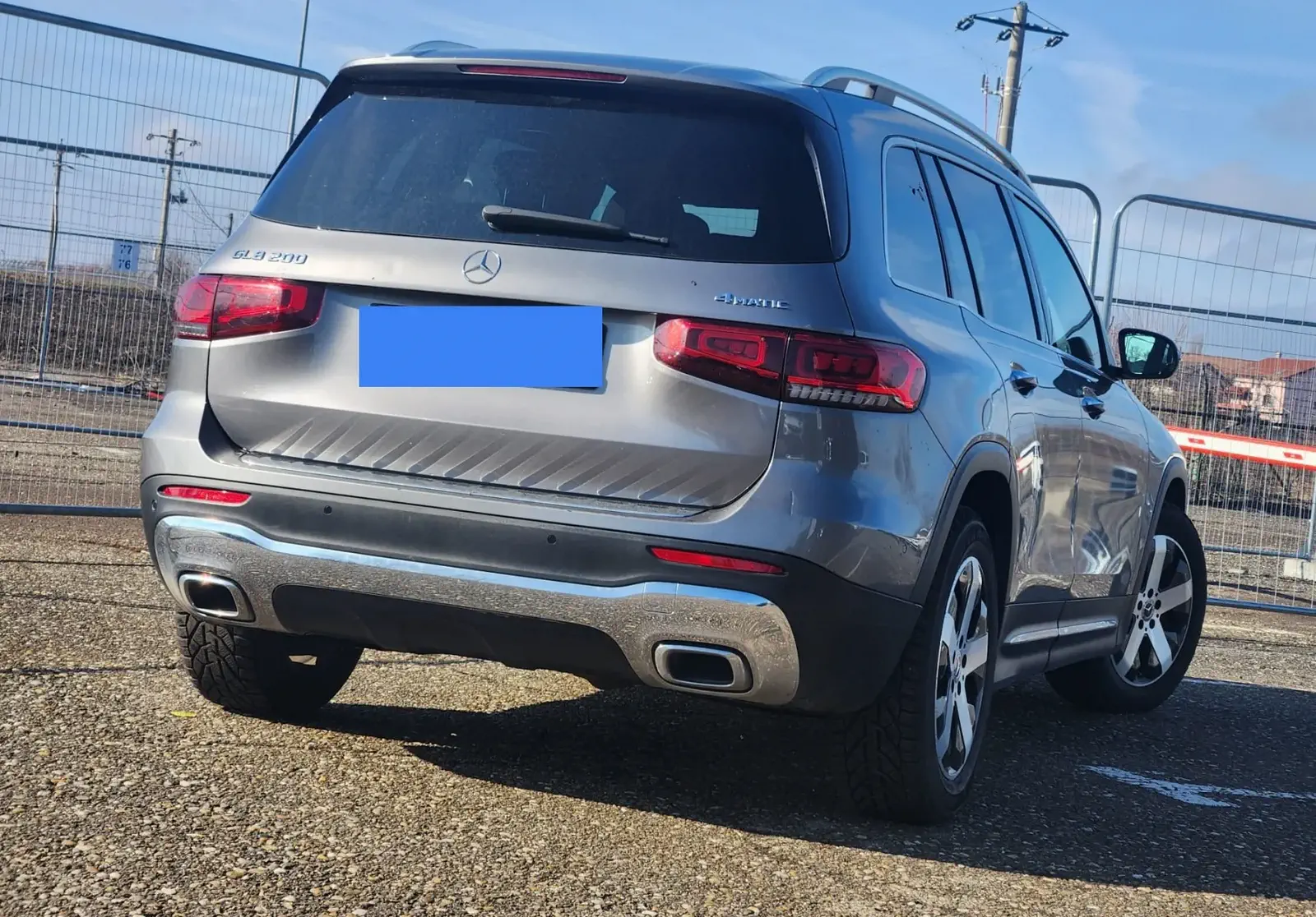MERCEDES GLB200 - Image 3