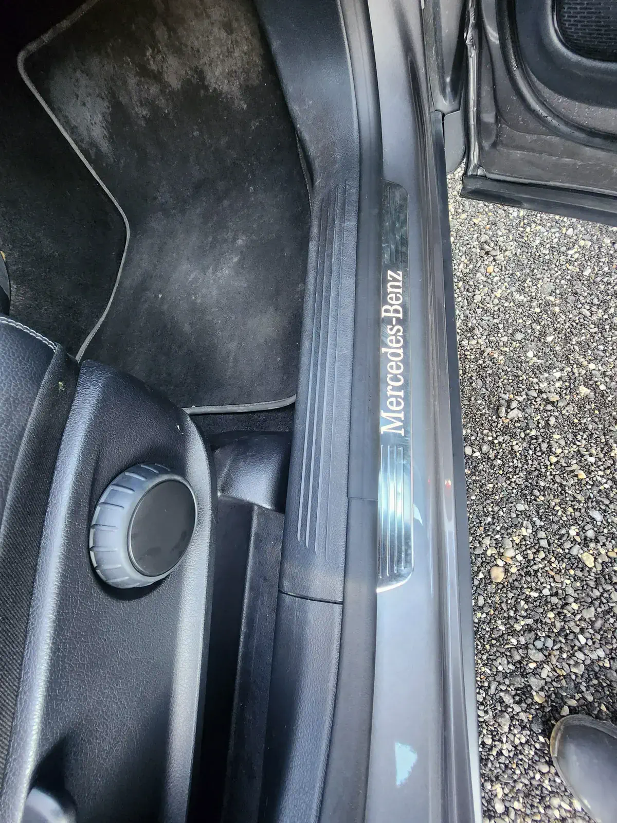 MERCEDES GLB200 - Image 21