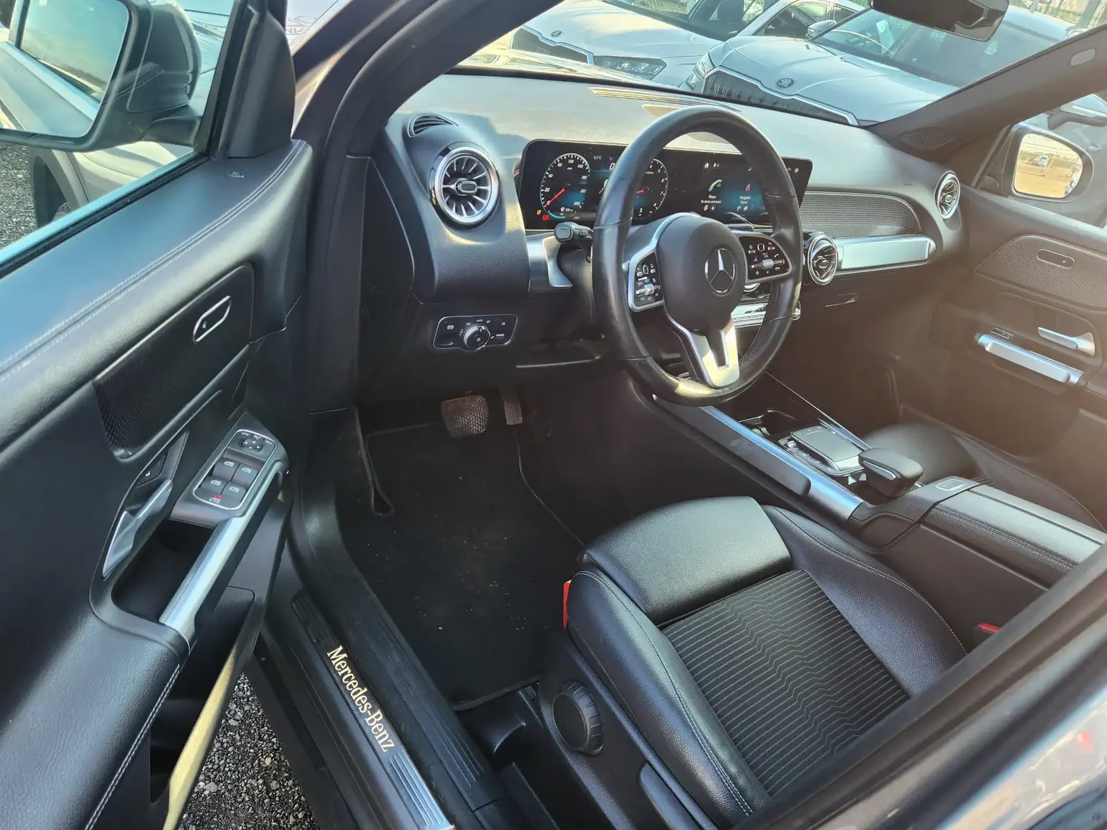 MERCEDES GLB200 - Image 8
