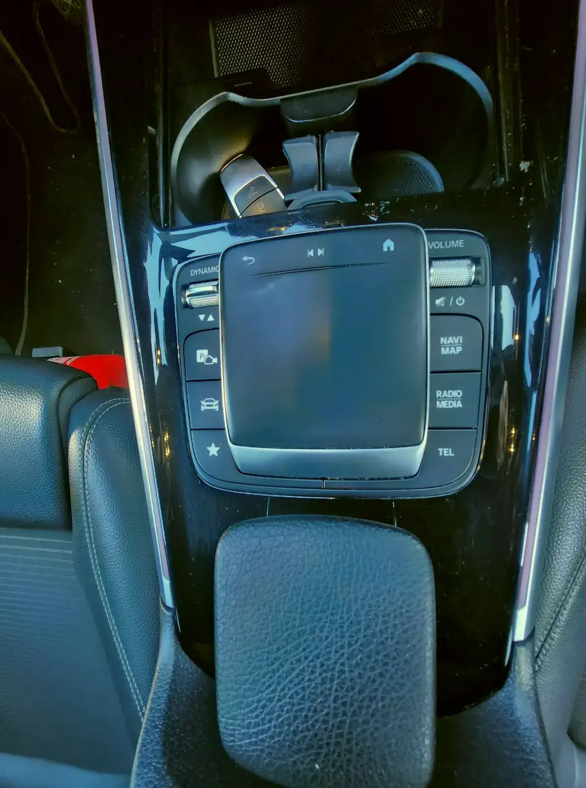 MERCEDES GLB200 - Image 23