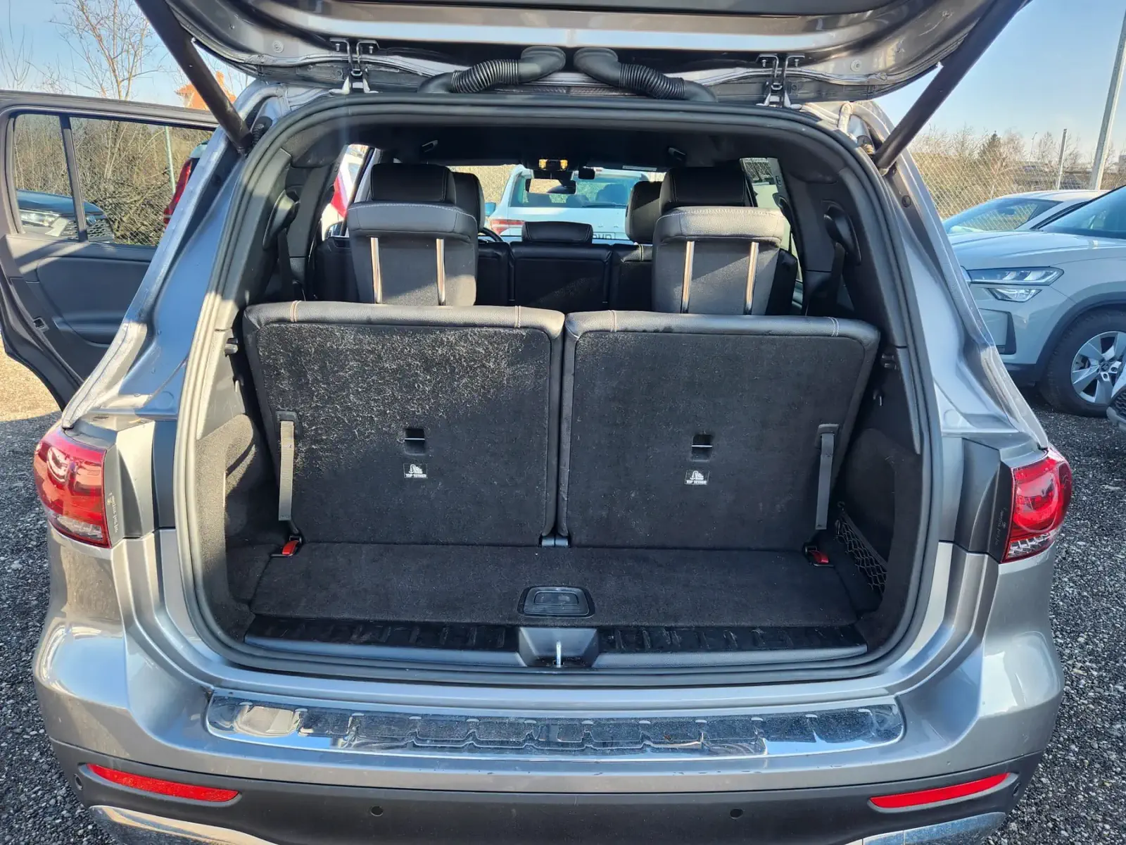 MERCEDES GLB200 - Image 16