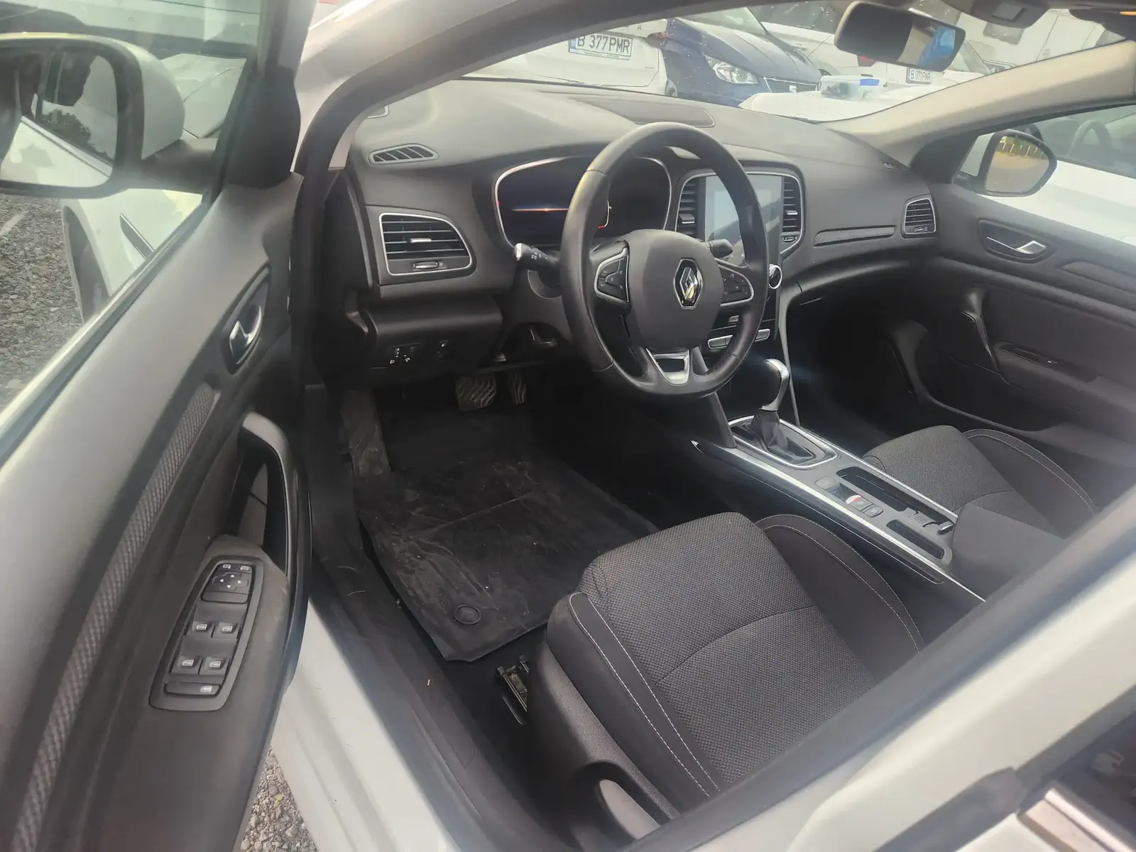 RENAULT MEGANE - Image 7