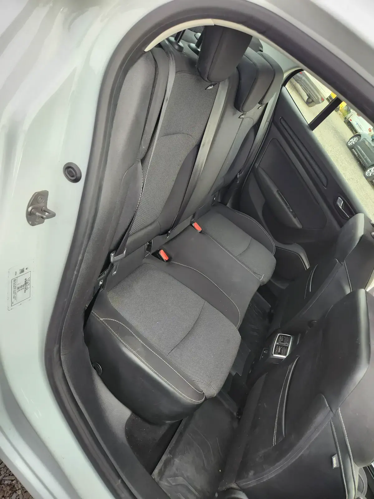 RENAULT MEGANE - Image 15