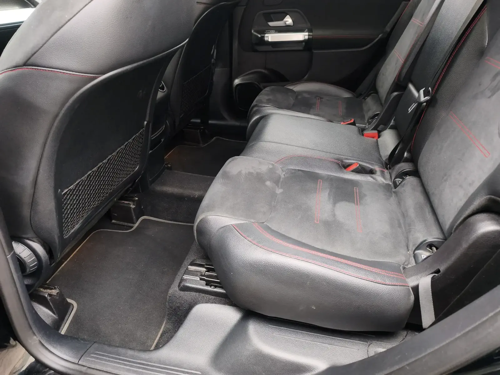 MERCEDES GLB220 - Image 48