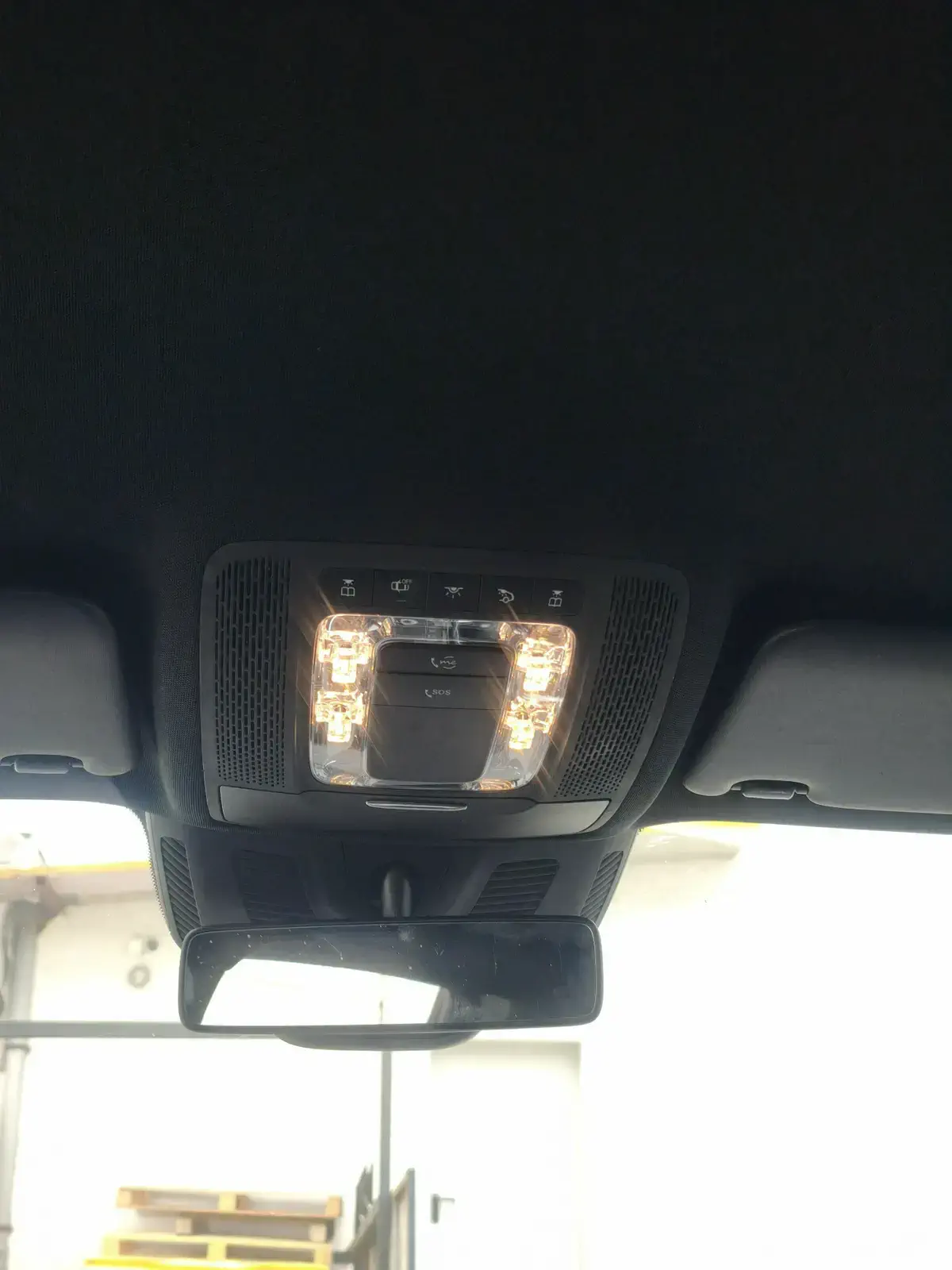 MERCEDES GLB220 - Image 49