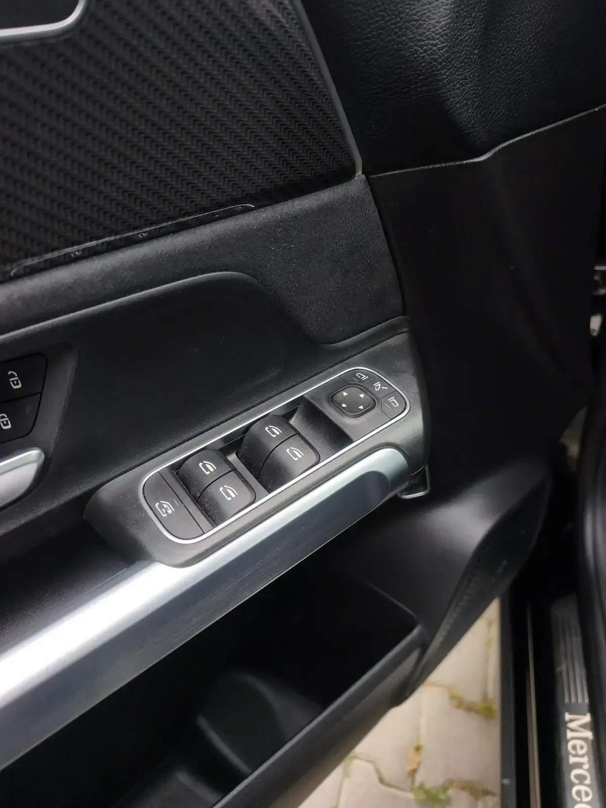 MERCEDES GLB220 - Image 55