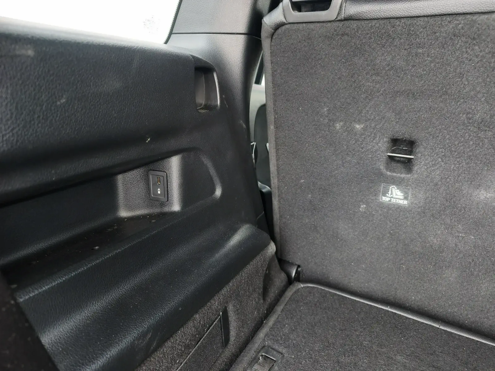 MERCEDES GLB220 - Image 40