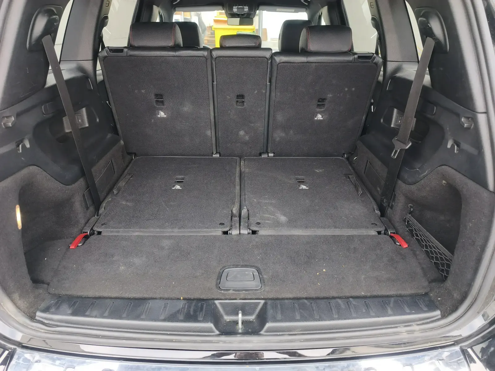 MERCEDES GLB220 - Image 36