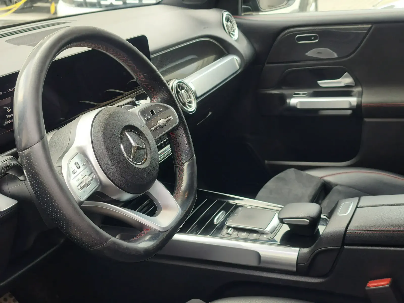 MERCEDES GLB220 - Image 50