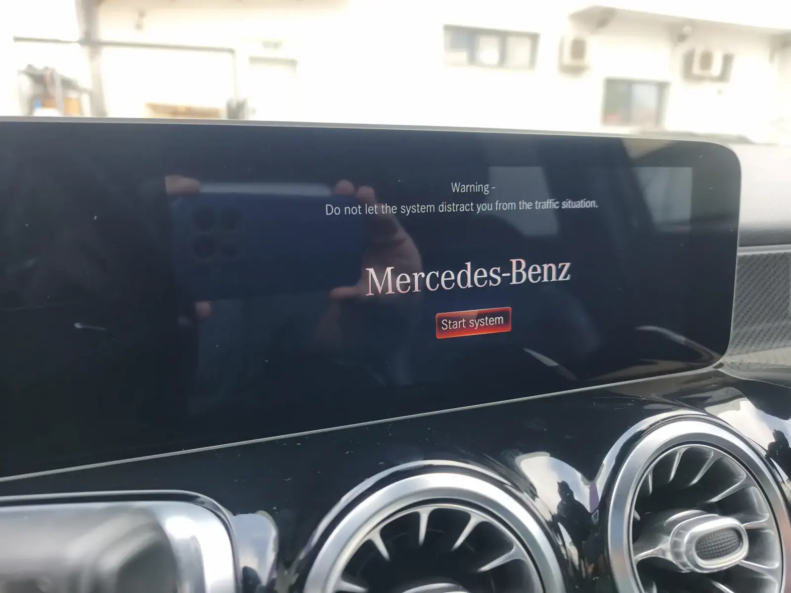 MERCEDES GLB220 - Image 12