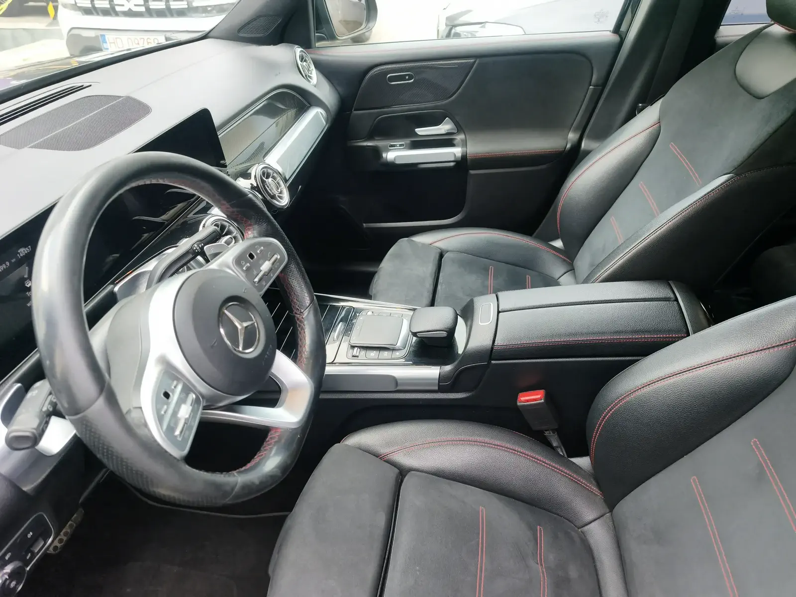 MERCEDES GLB220 - Image 52