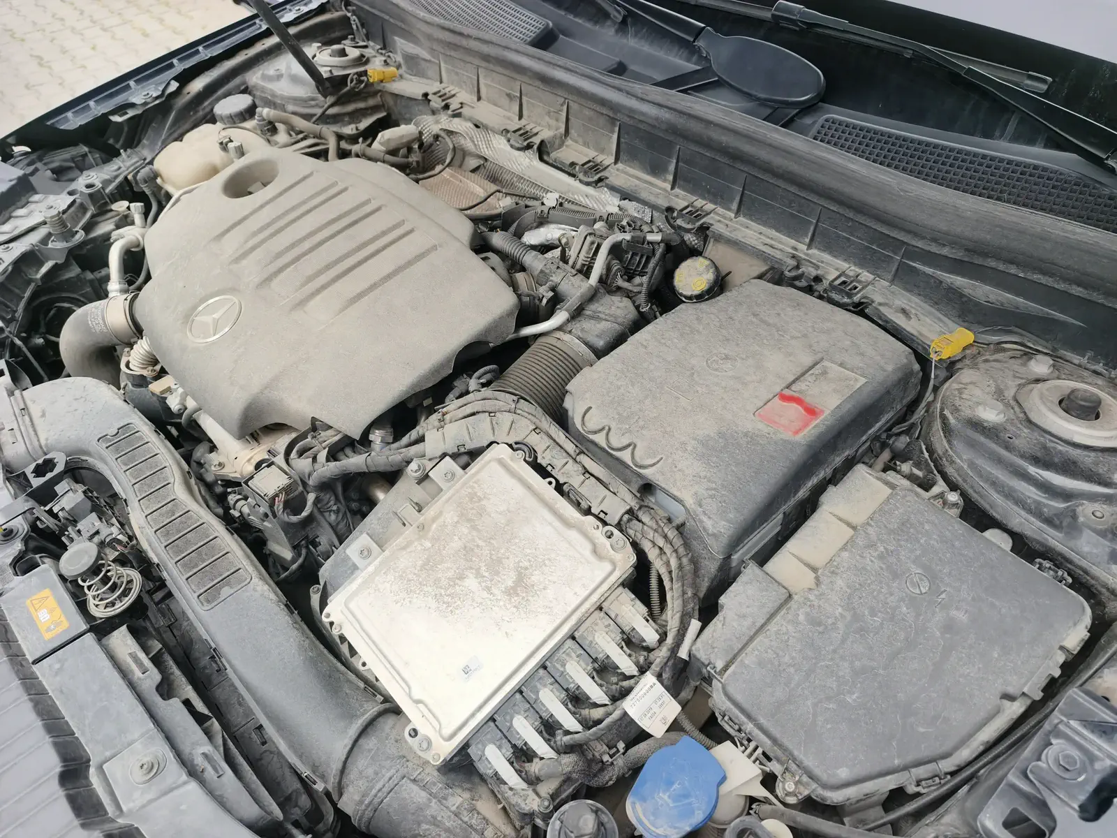 MERCEDES GLB220 - Image 58