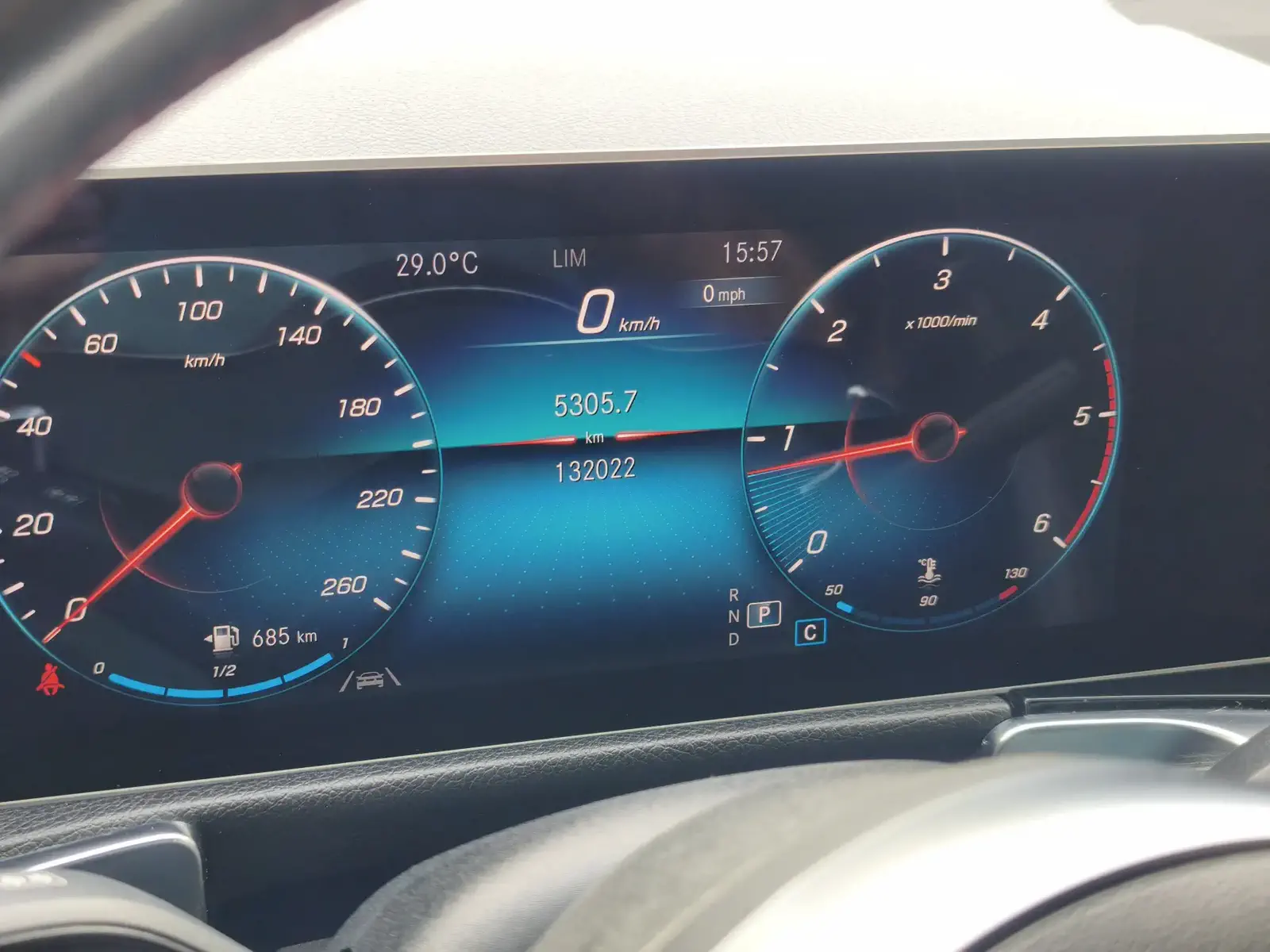 MERCEDES GLB220 - Image 7