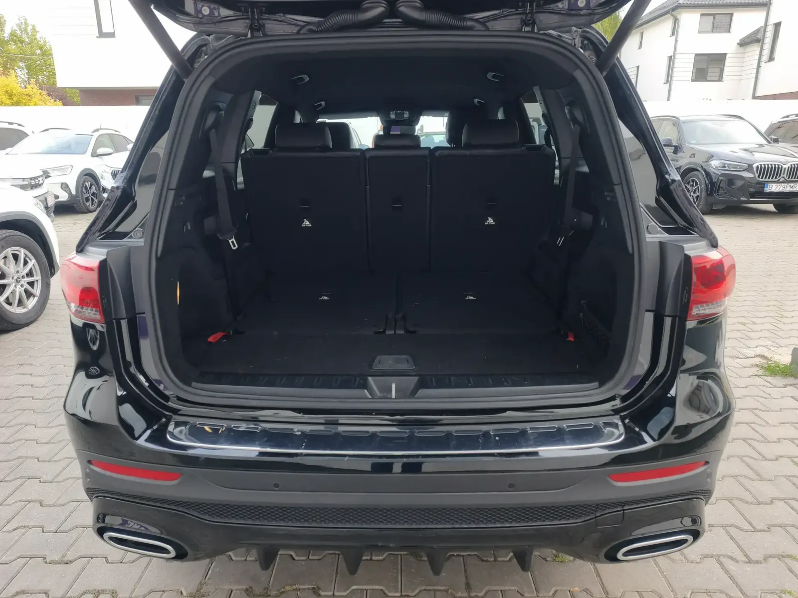 MERCEDES GLB220 - Image 47