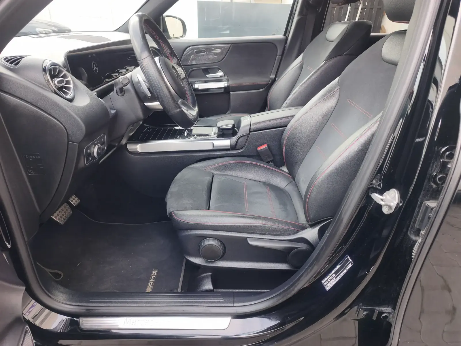 MERCEDES GLB220 - Image 49