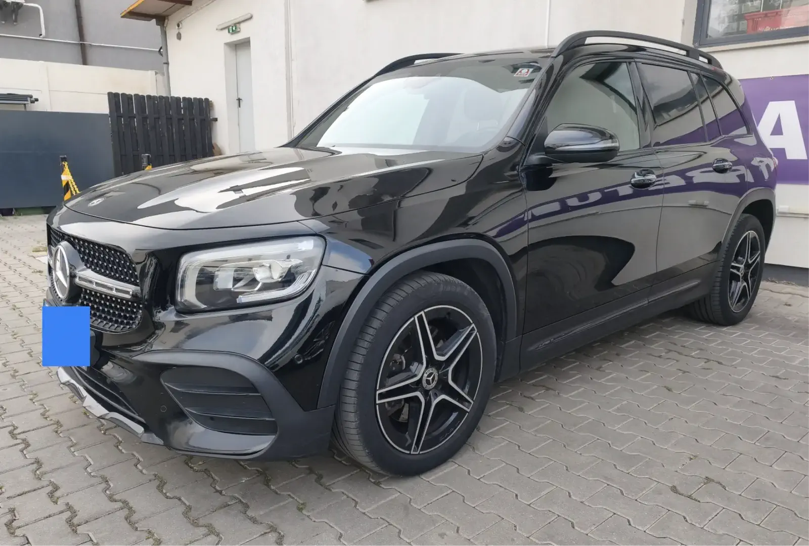 MERCEDES GLB220 - Image 3