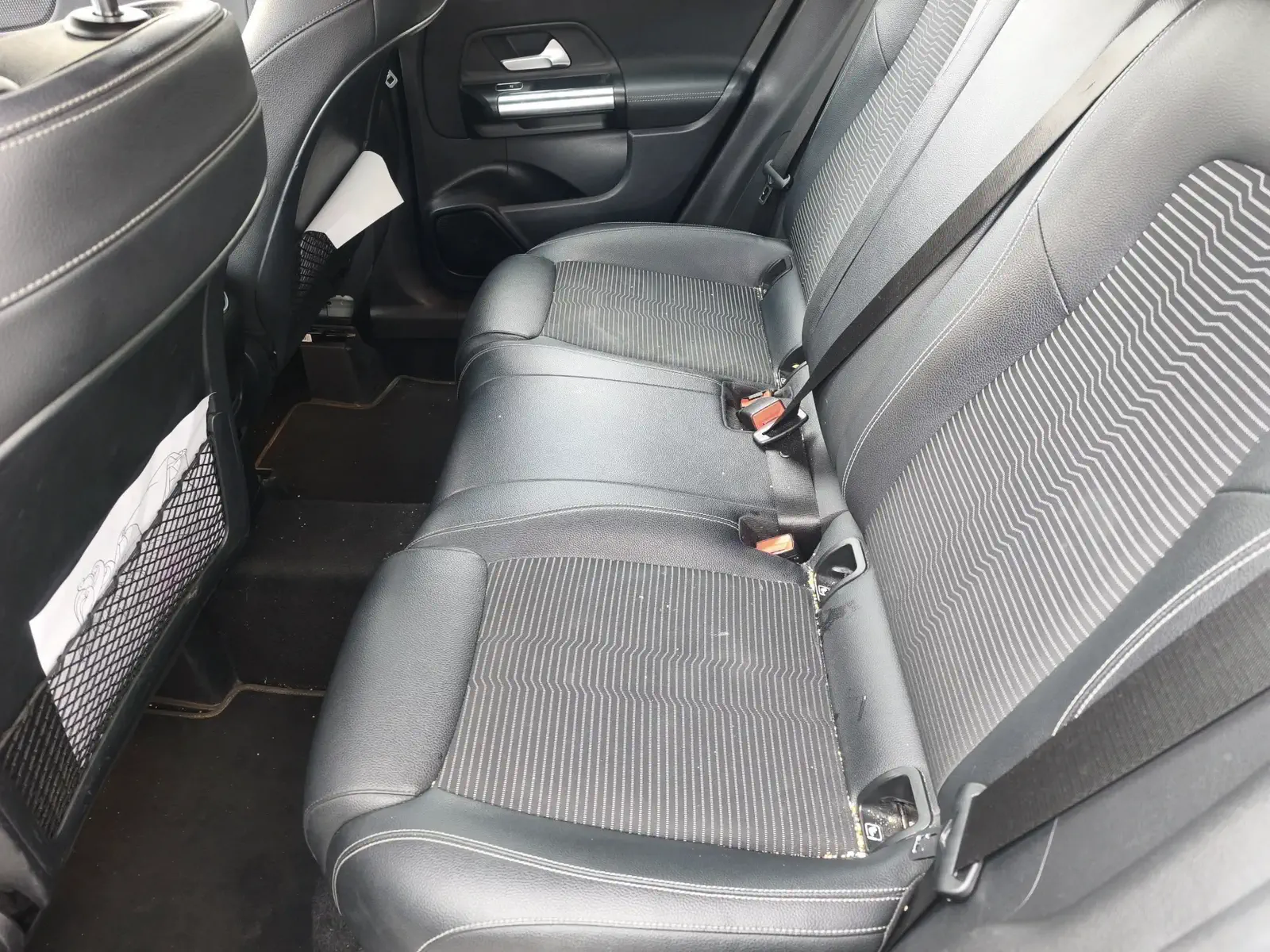 MERCEDES GLA200 - Image 19