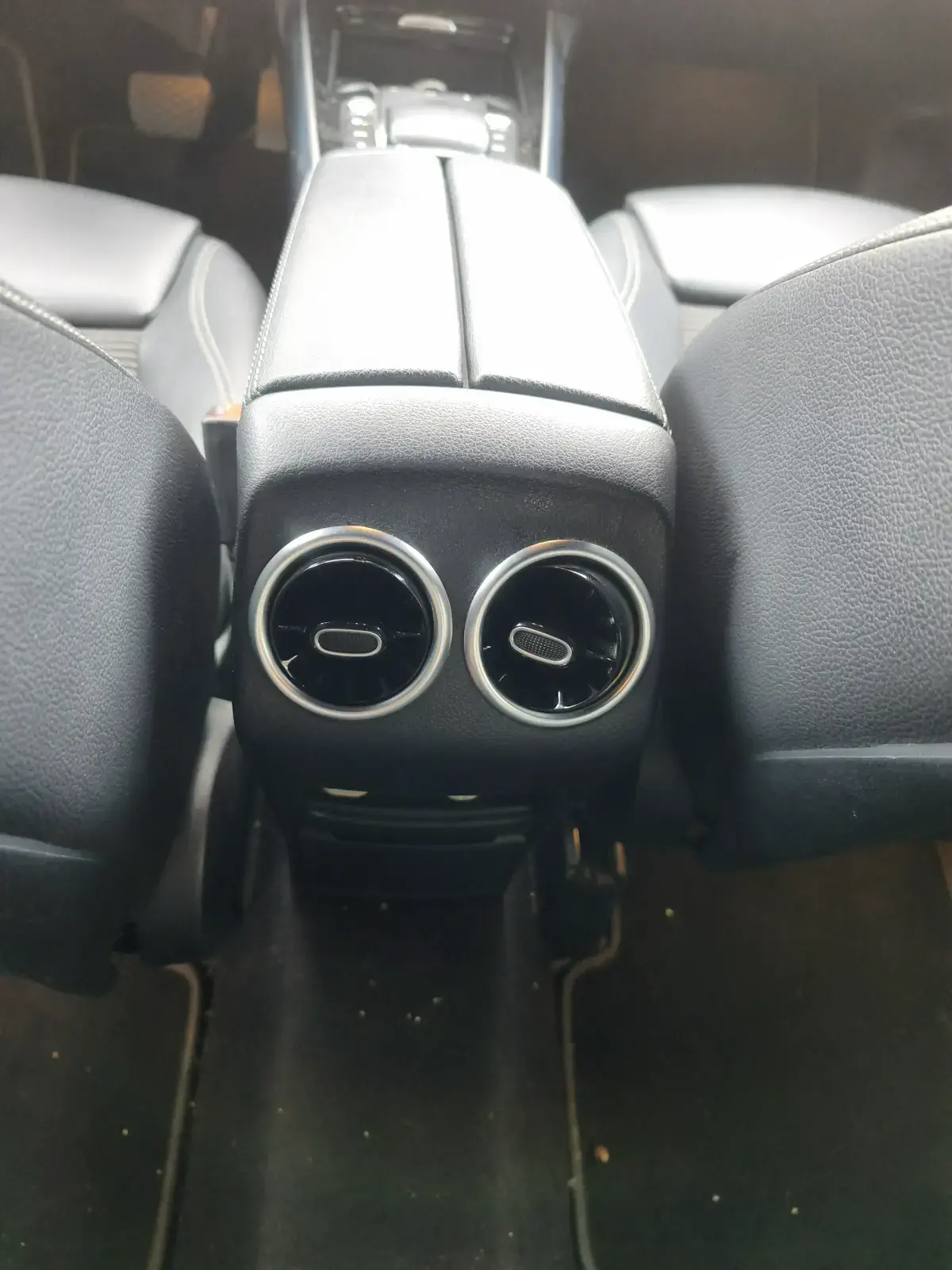 MERCEDES GLA200 - Image 20