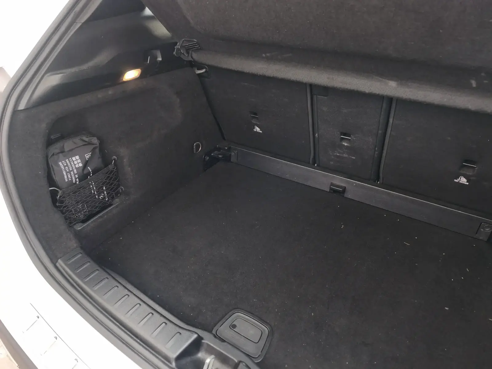 MERCEDES GLA200 - Image 16