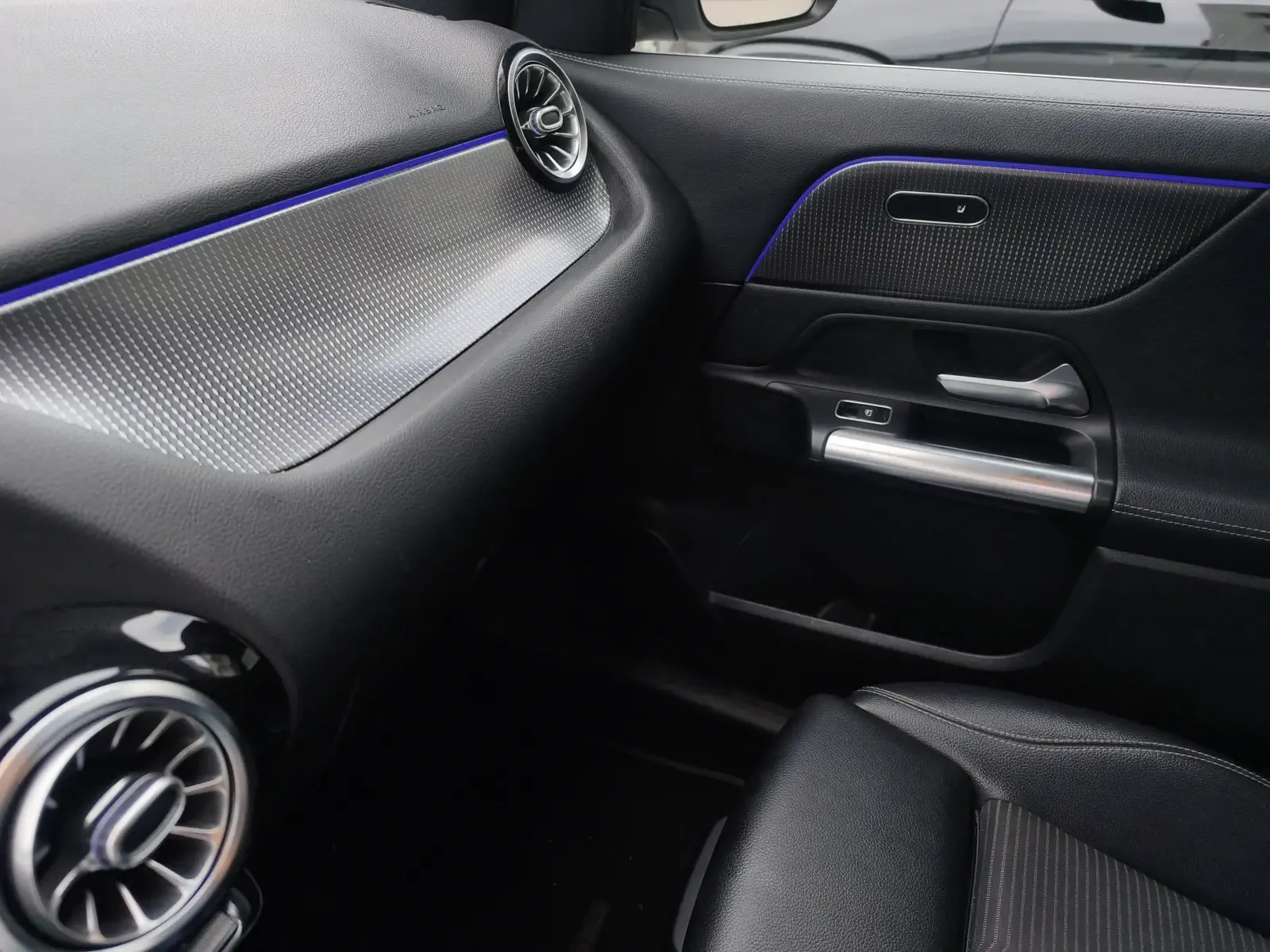 MERCEDES GLA200 - Image 51