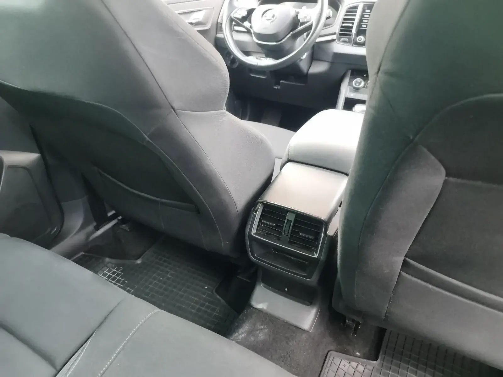SKODA KAROQ - Image 46