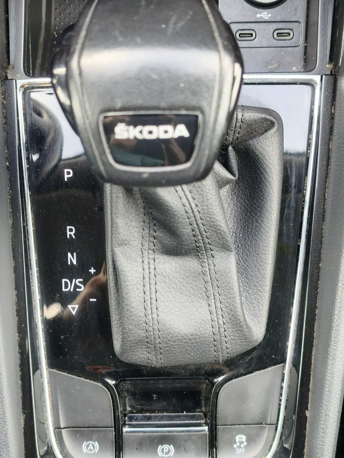 SKODA KAROQ - Image 28