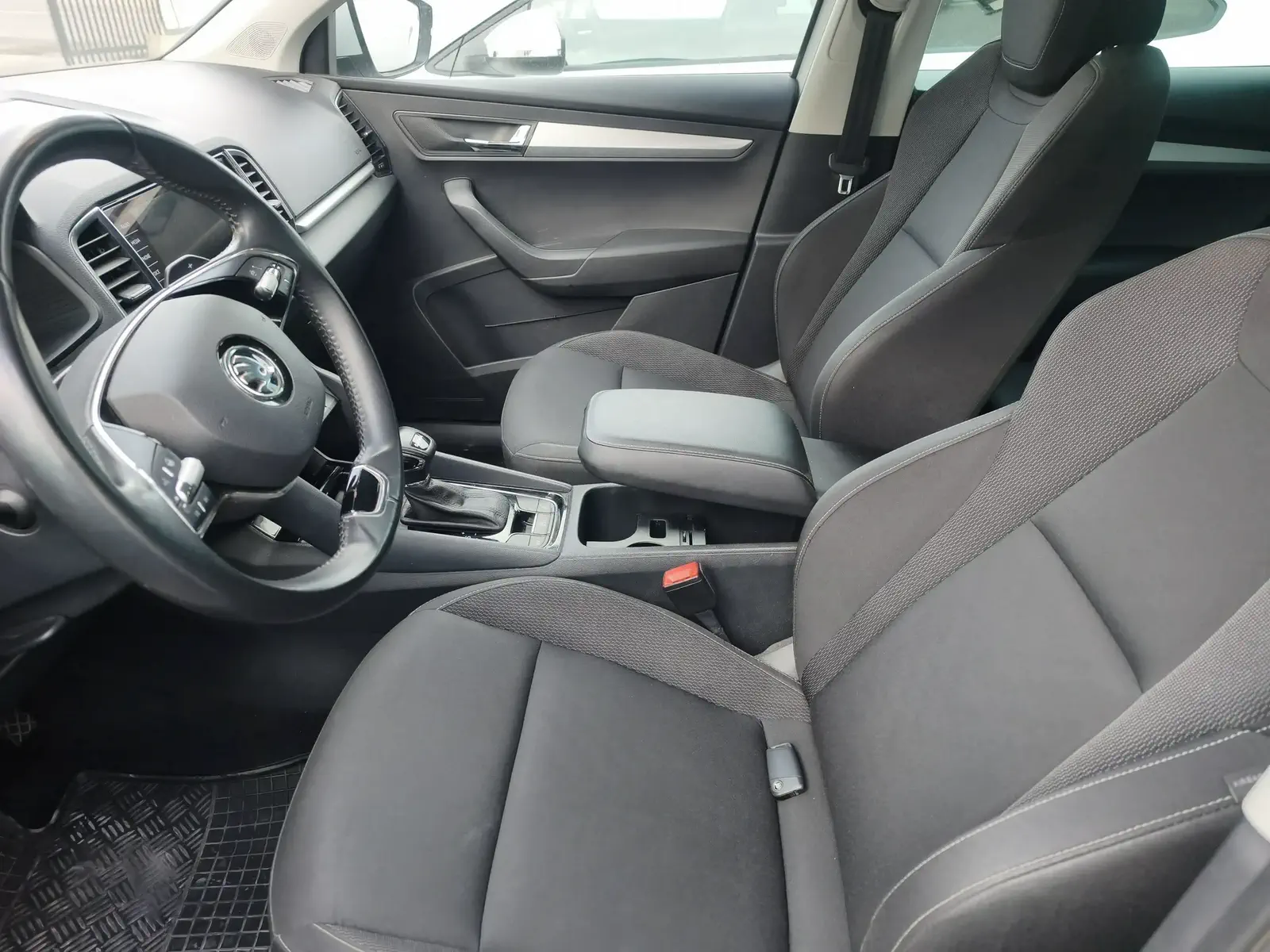 SKODA KAROQ - Image 9