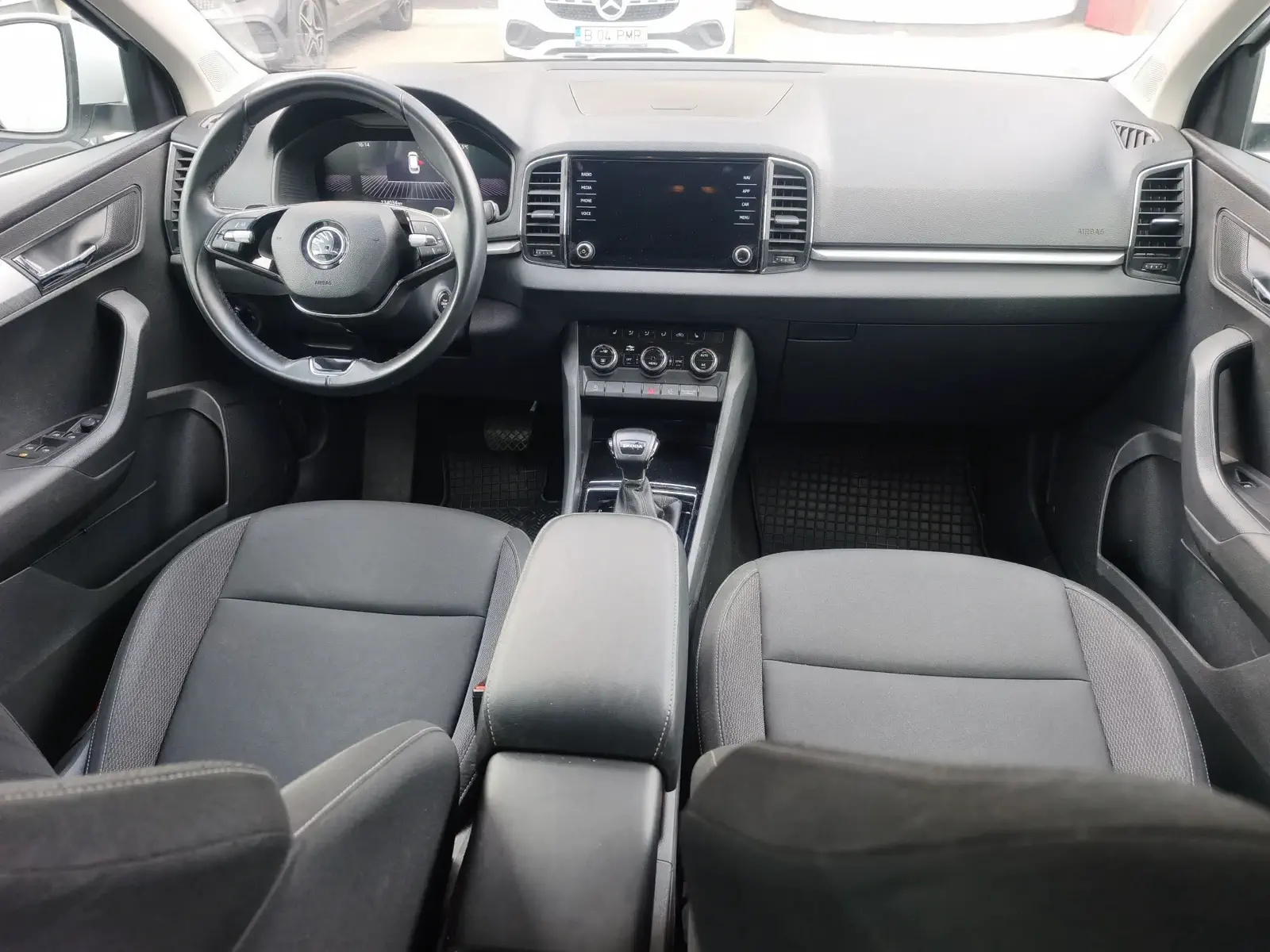 SKODA KAROQ - Image 47