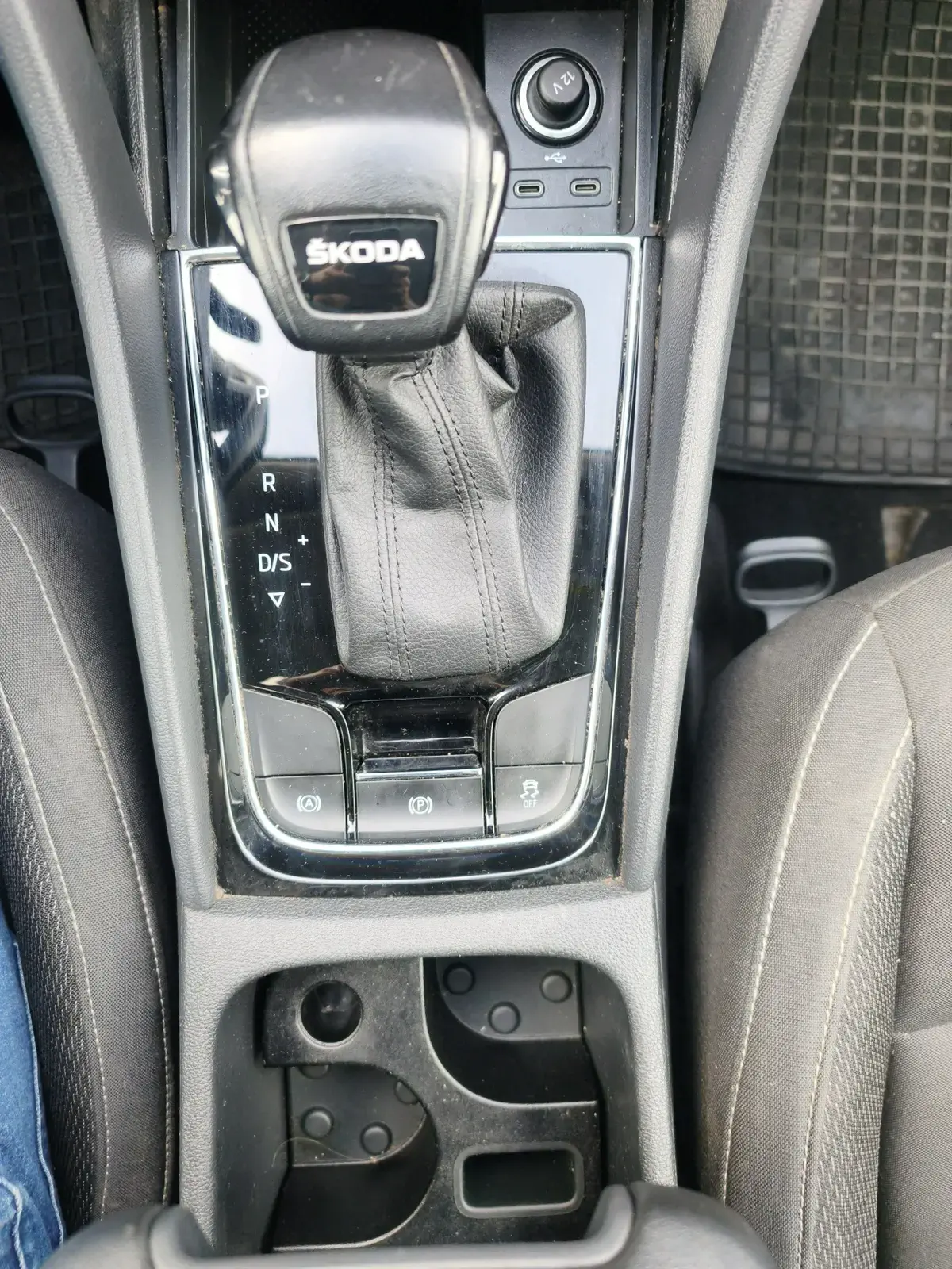 SKODA KAROQ - Image 29