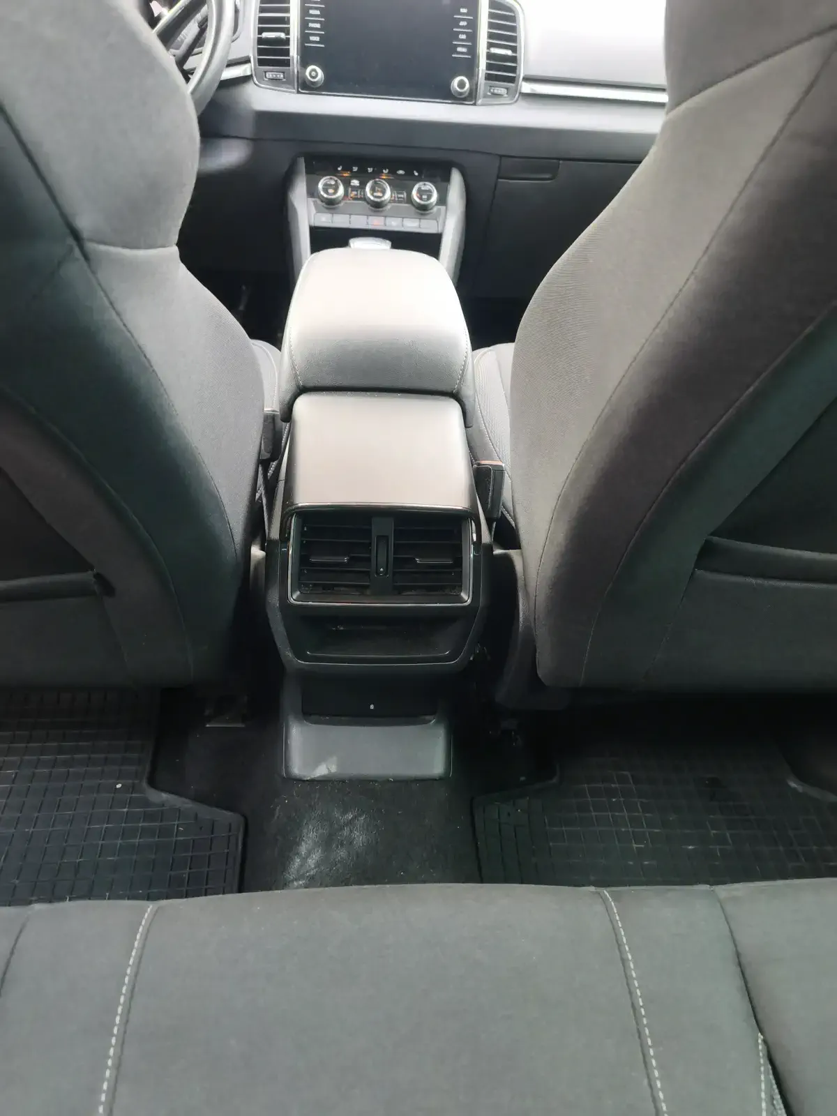 SKODA KAROQ - Image 20